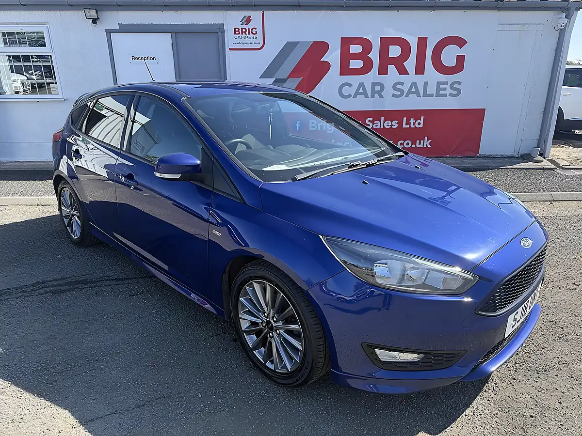 Used 2018 Ford Focus ST-Line Blue - Front View