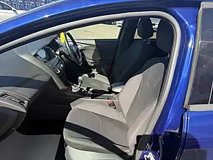 Used 2018 Ford Focus ST-Line Blue - Interior and Exterior details 13