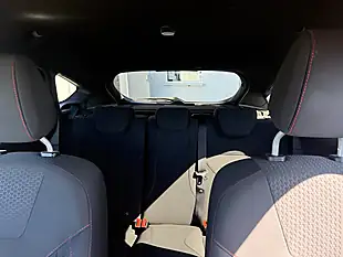 Used 2018 Ford Focus ST-Line Blue - Interior and Exterior details 15