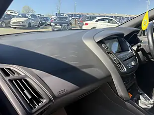 Used 2018 Ford Focus ST-Line Blue - Interior and Exterior details 19
