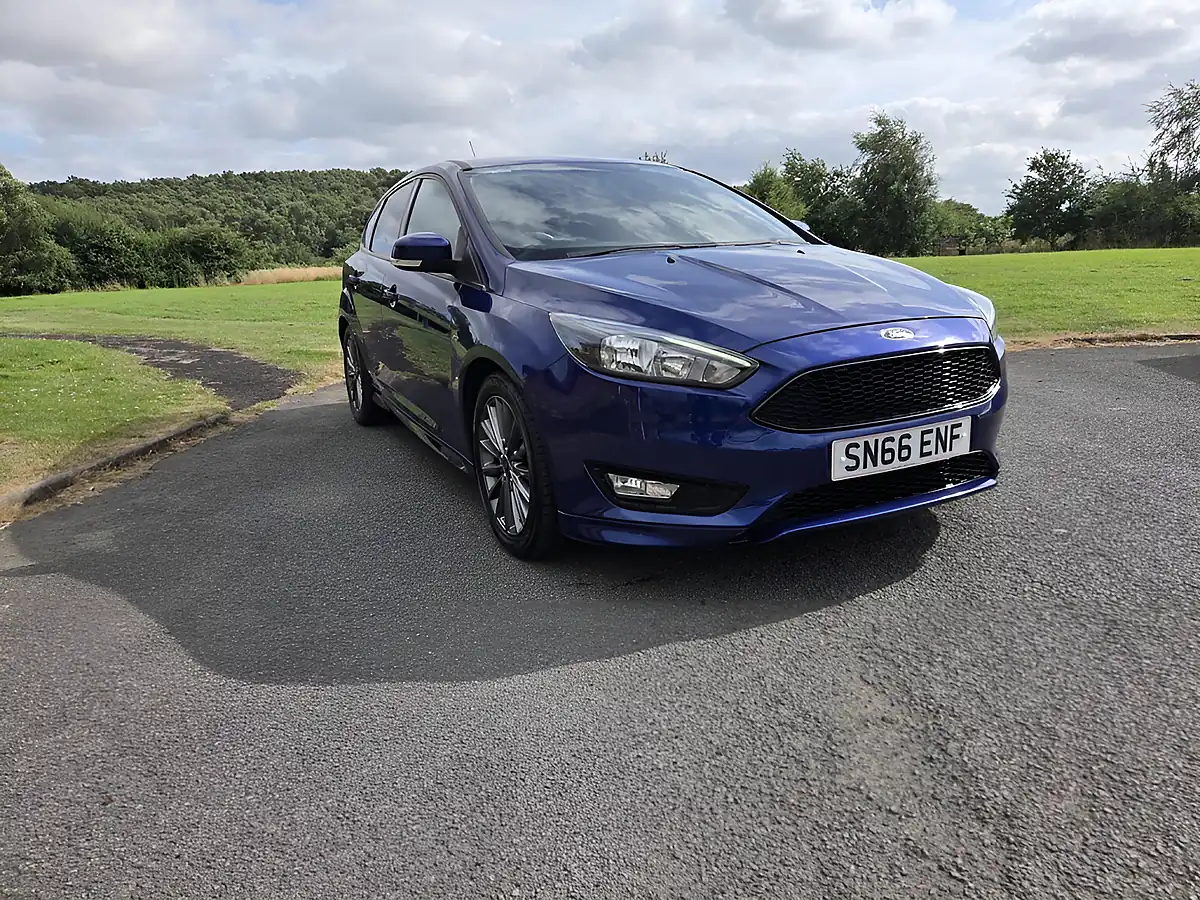 Used 2018 Ford Focus ST-Line Blue - Front View