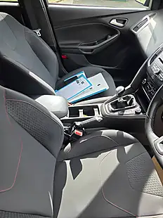Used 2018 Ford Focus ST-Line Blue - Interior and Exterior details 12
