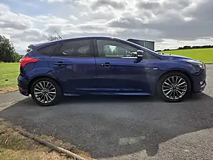 Used 2018 Ford Focus ST-Line Blue - Interior and Exterior details 4