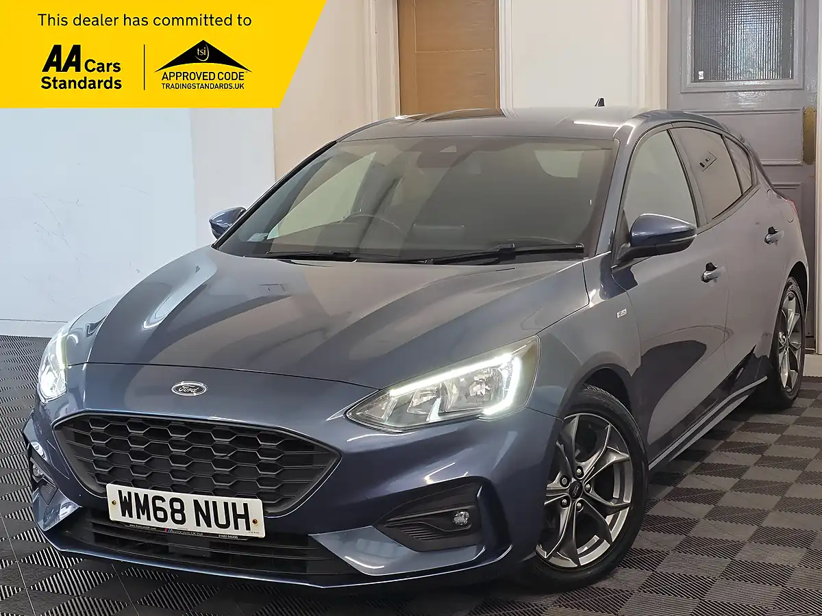 Used 2018 Ford Focus ST-Line Blue - Front View