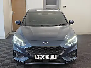 Used 2018 Ford Focus ST-Line Blue - Interior and Exterior details 2