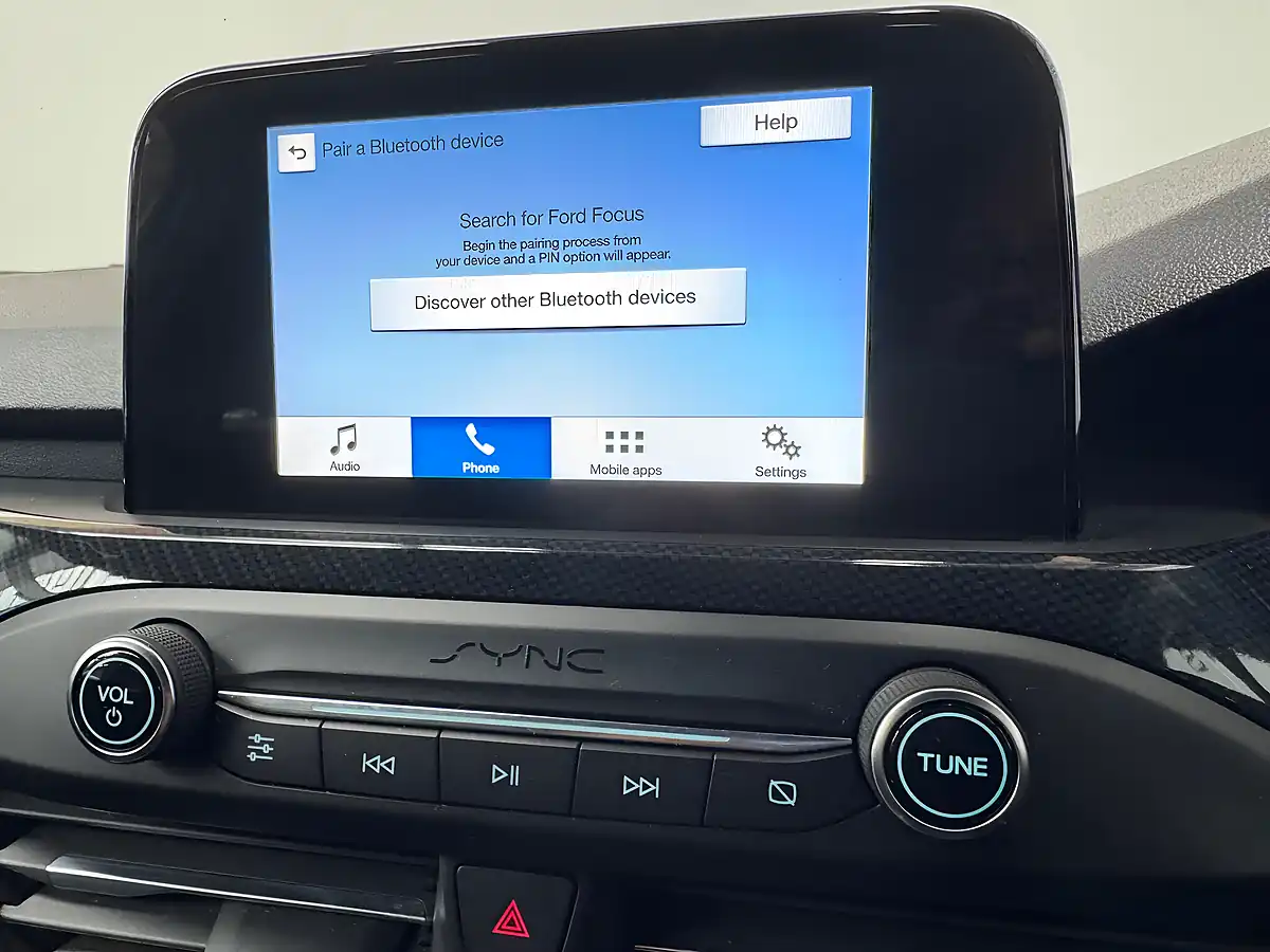 Used 2018 Ford Focus ST-Line Desert Island Blue - Interior and Exterior details 13