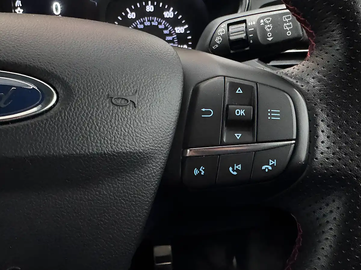 Used 2018 Ford Focus ST-Line Desert Island Blue - Interior and Exterior details 16