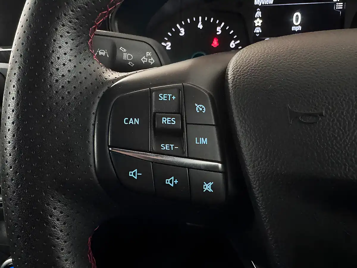 Used 2018 Ford Focus ST-Line Desert Island Blue - Interior and Exterior details 17