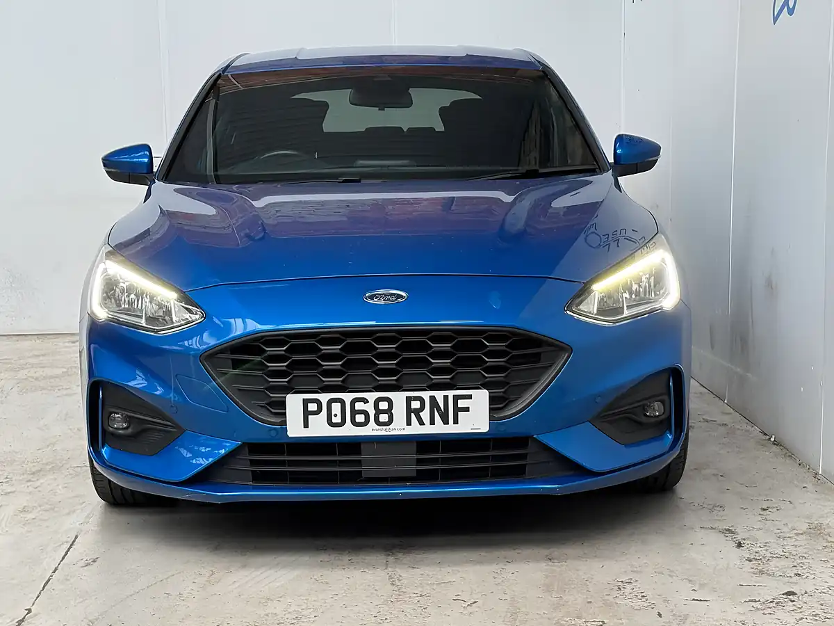 Used 2018 Ford Focus ST-Line Desert Island Blue - Interior and Exterior details 2