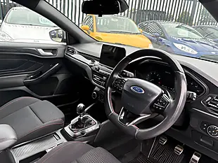 Used 2018 Ford Focus ST-Line Frozen White - Interior and Exterior details 14
