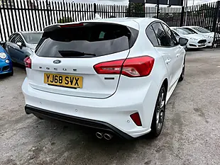 Used 2018 Ford Focus ST-Line Frozen White - Interior and Exterior details 4