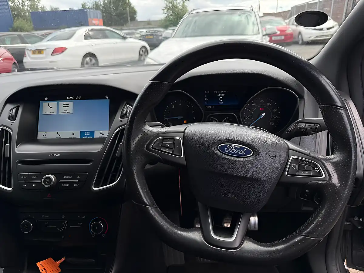 Used 2018 Ford Focus ST-Line Grey - Interior and Exterior details 14