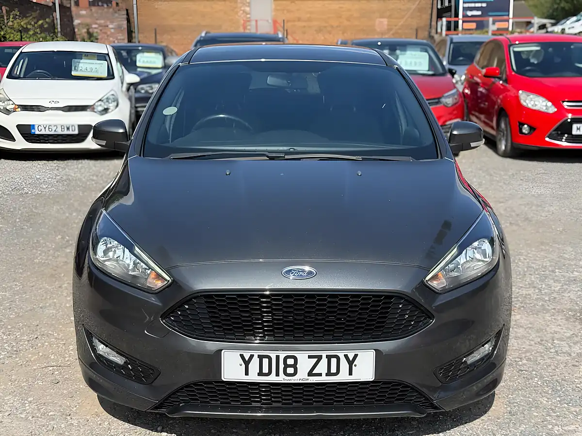 Used 2018 Ford Focus ST-Line Grey - Interior and Exterior details 2
