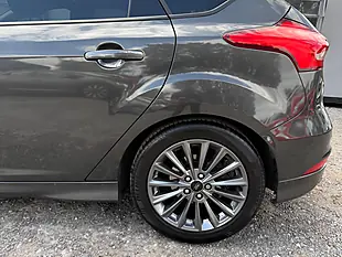 Used 2018 Ford Focus ST-Line Grey - Interior and Exterior details 20