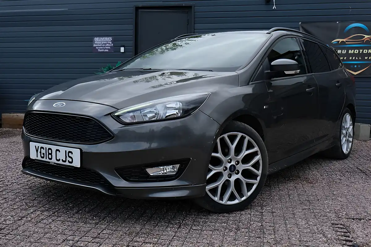 Used 2018 Ford Focus ST-Line Grey - Interior and Exterior details 3