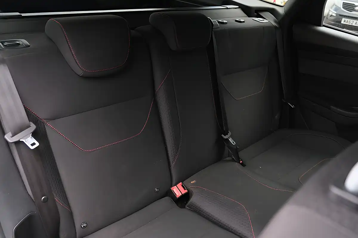 Used 2018 Ford Focus ST-Line Grey - Interior and Exterior details 9