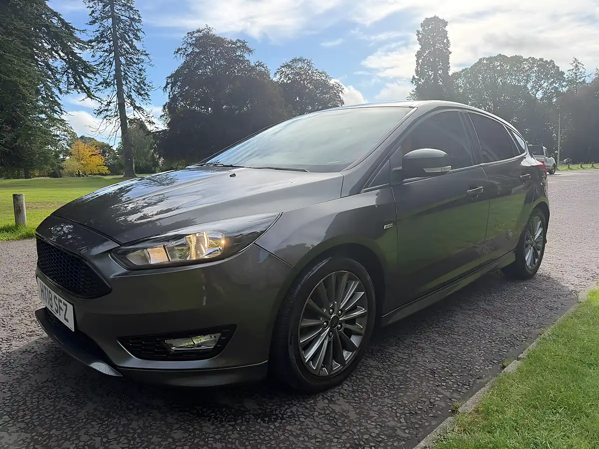 Used 2018 Ford Focus ST-Line Grey - Interior and Exterior details 2