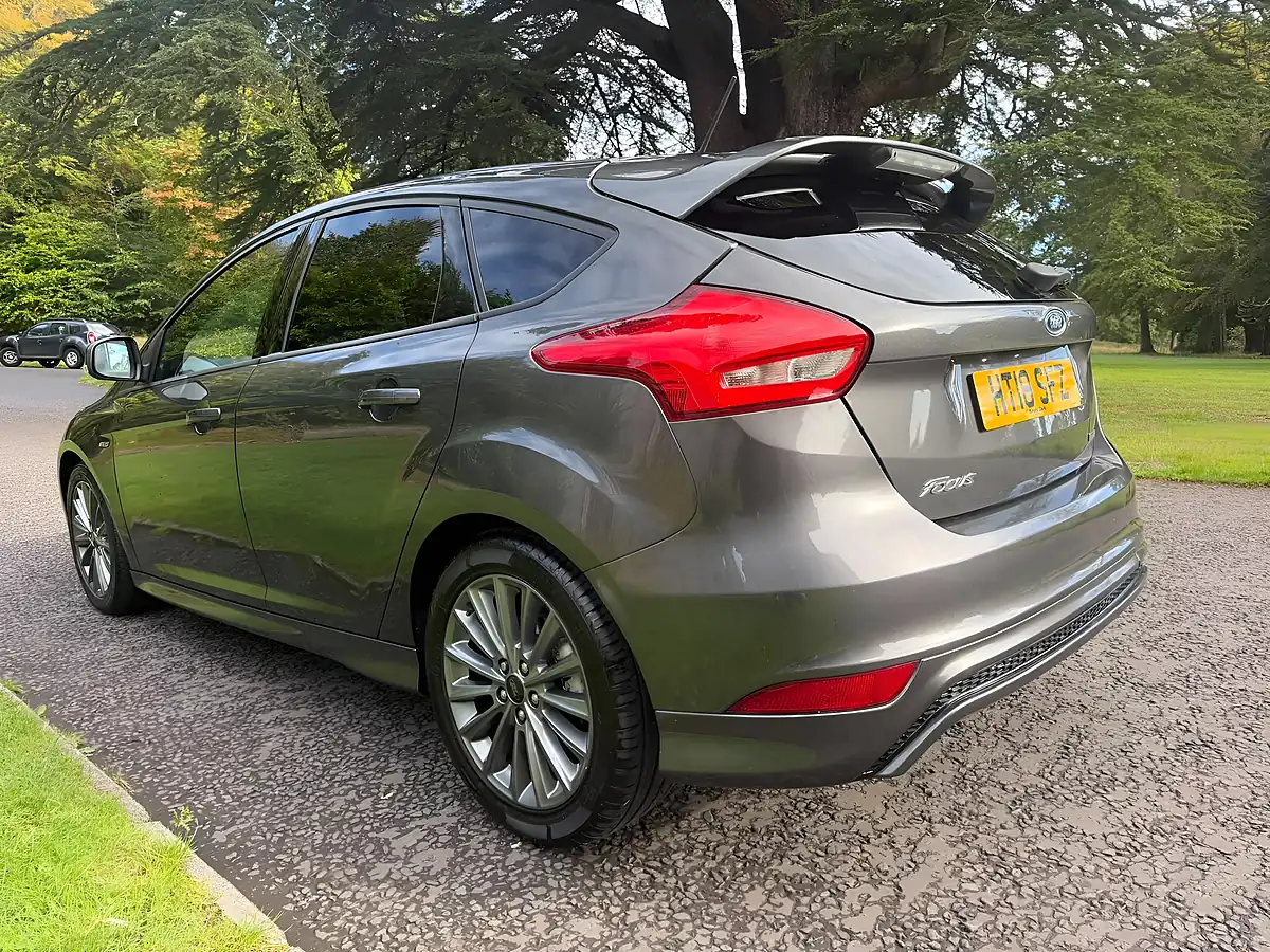 Used 2018 Ford Focus ST-Line Grey - Interior and Exterior details 5