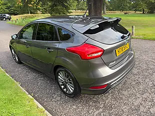 Used 2018 Ford Focus ST-Line Grey - Interior and Exterior details 6