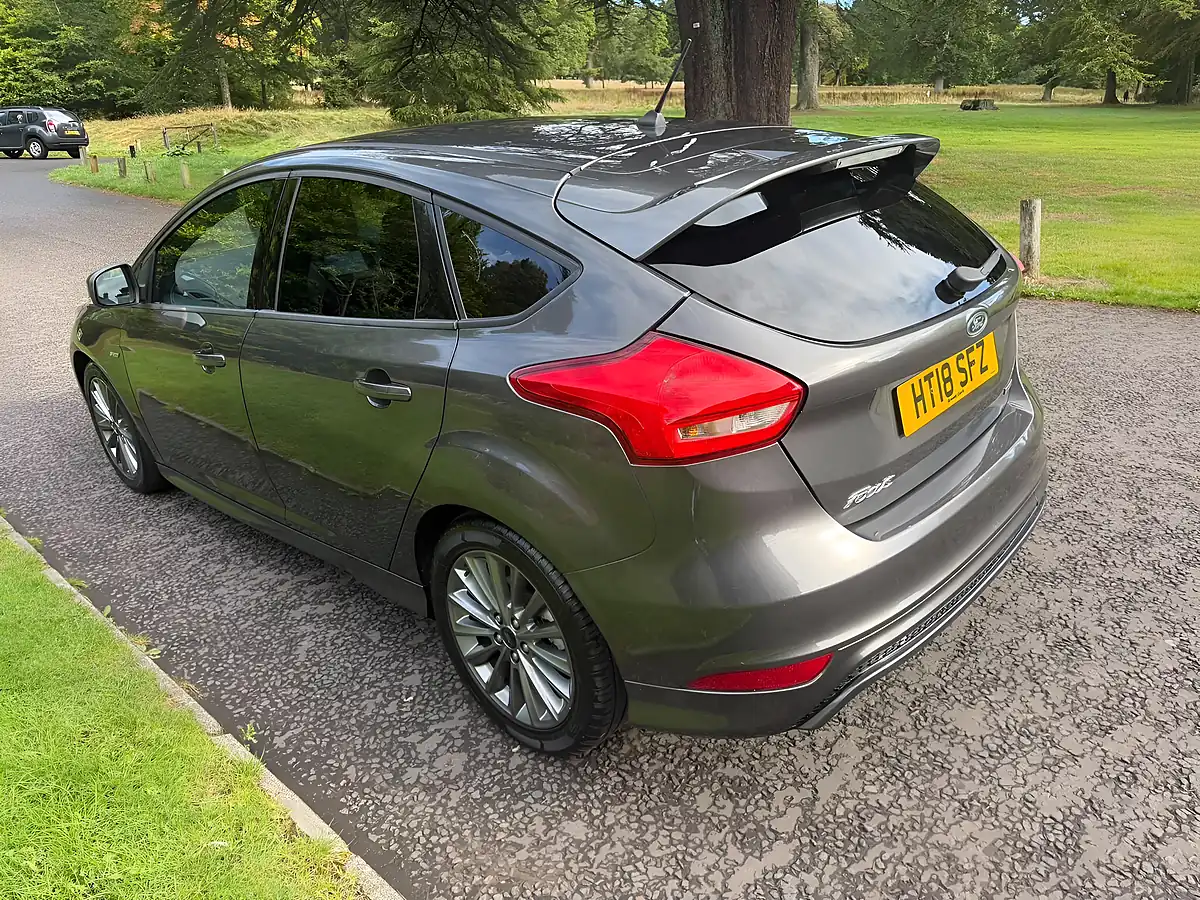 Used 2018 Ford Focus ST-Line Grey - Interior and Exterior details 6