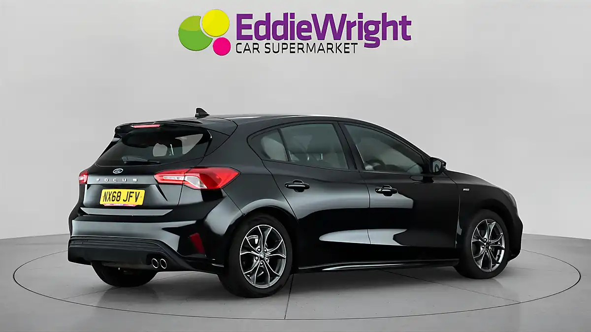 Used 2018 Ford Focus ST-Line Nav Black - Interior and Exterior details 7