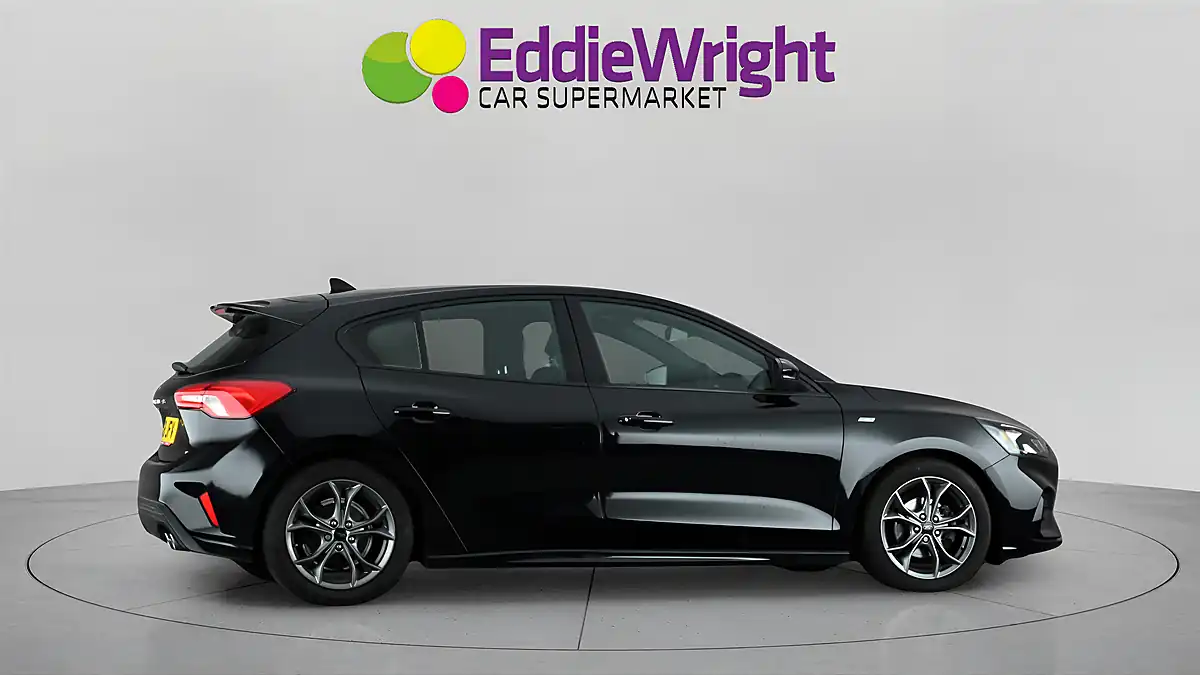 Used 2018 Ford Focus ST-Line Nav Black - Interior and Exterior details 8