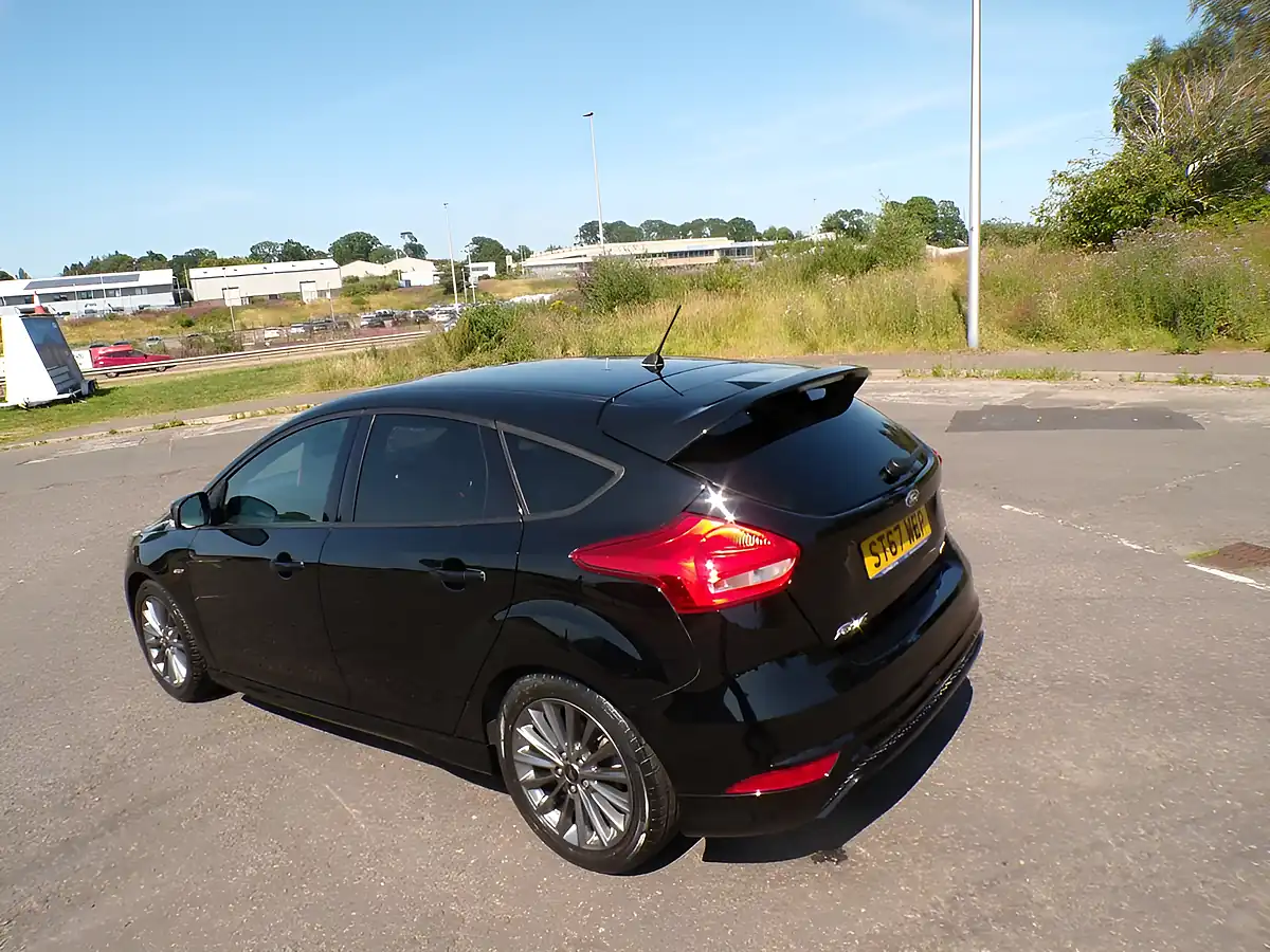 Used 2018 Ford Focus ST-Line Navigator Black - Interior and Exterior details 10