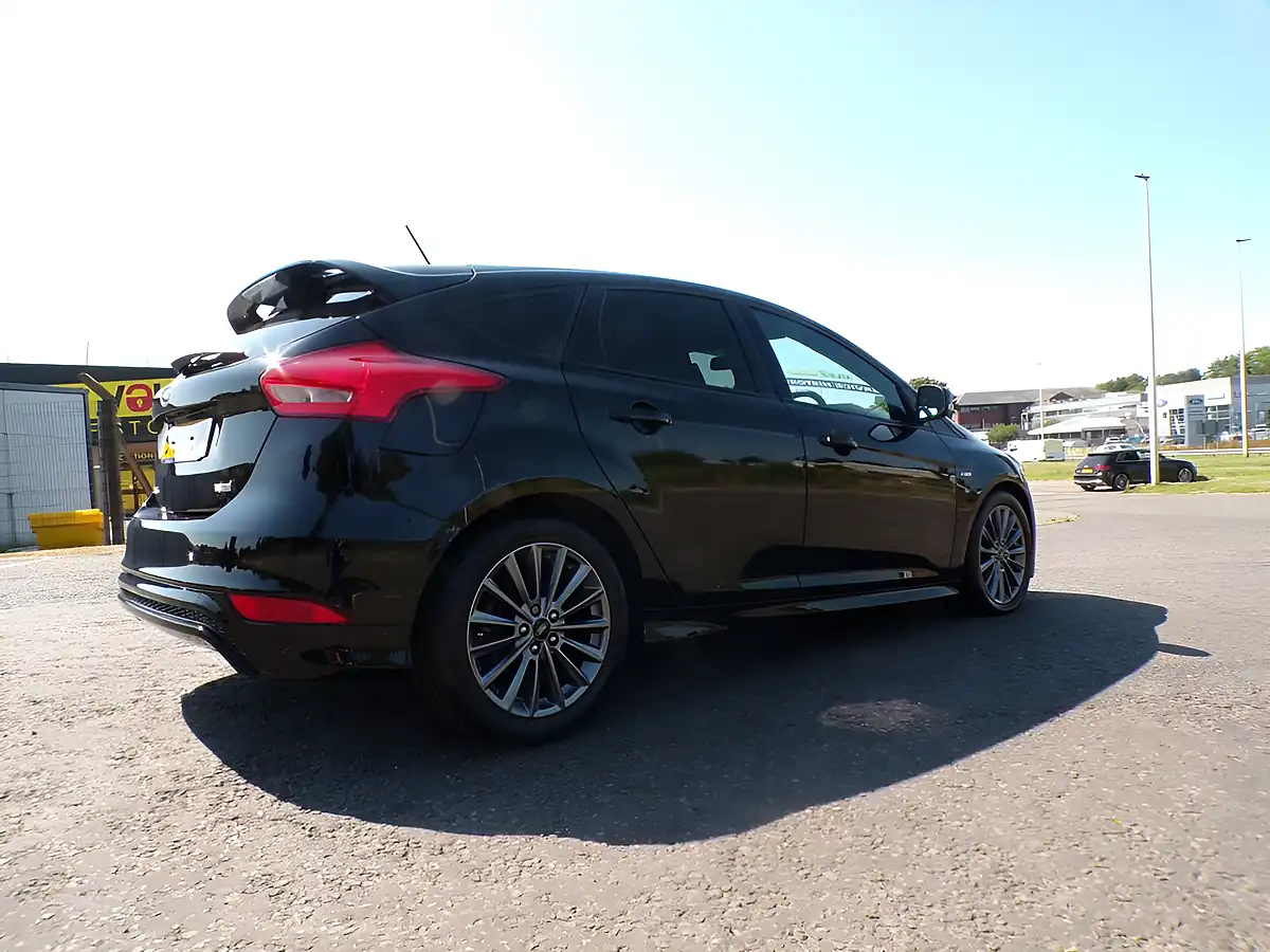 Used 2018 Ford Focus ST-Line Navigator Black - Interior and Exterior details 13