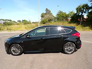 Used 2018 Ford Focus ST-Line Navigator Black - Interior and Exterior details 6