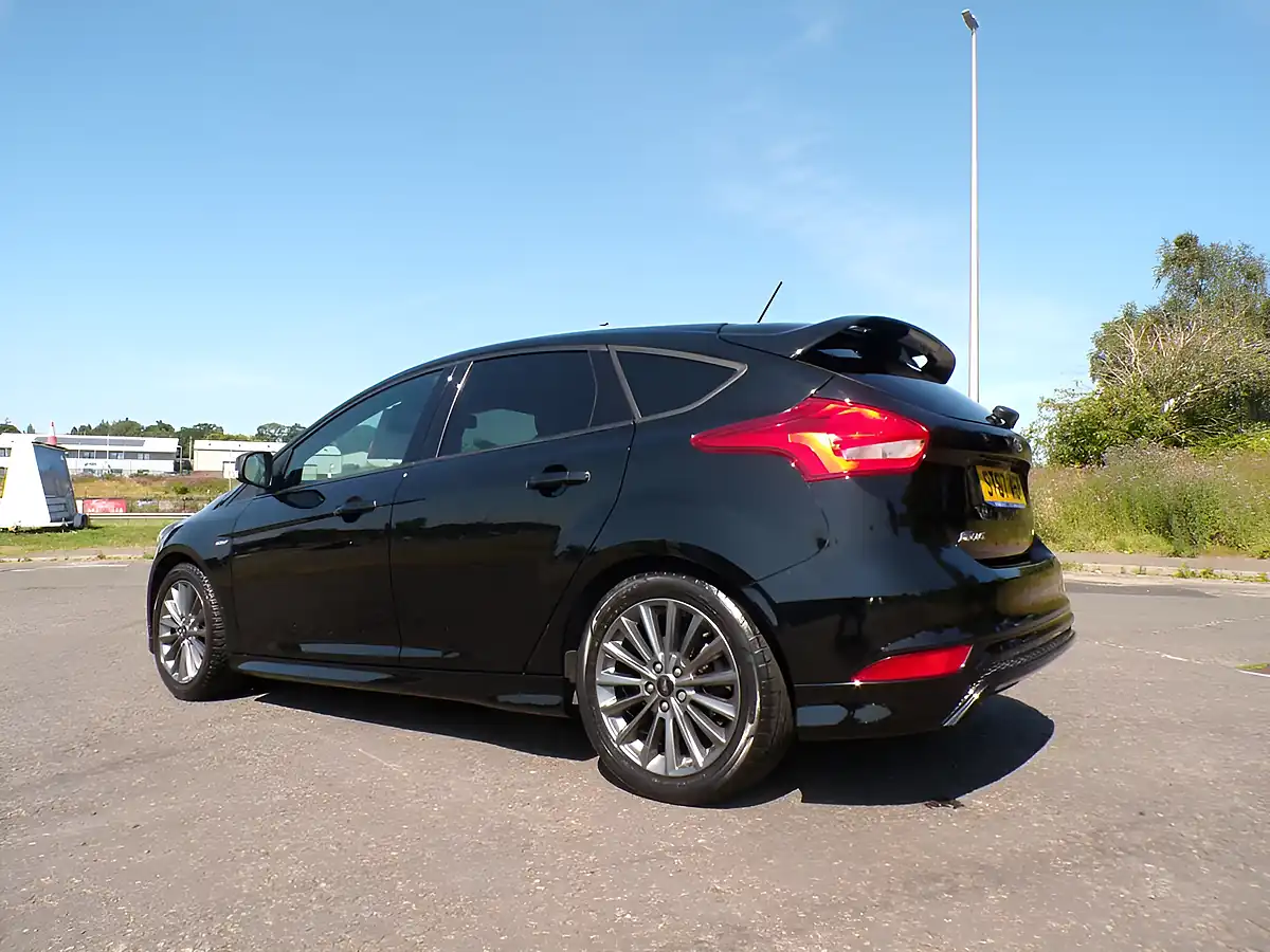 Used 2018 Ford Focus ST-Line Navigator Black - Interior and Exterior details 9