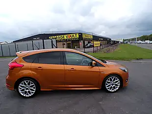 Used 2018 Ford Focus ST-Line Orange - Interior and Exterior details 5