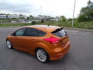 Used 2018 Ford Focus ST-Line Orange - Interior and Exterior details 9