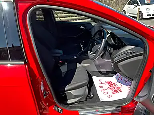 Used 2018 Ford Focus ST-Line Red - Interior and Exterior details 10