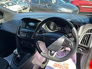 Used 2018 Ford Focus ST-Line Red - Interior and Exterior details 11