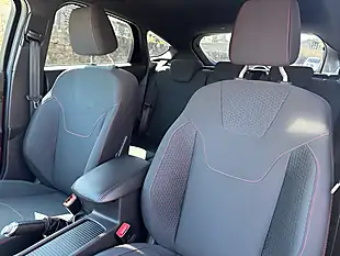 Used 2018 Ford Focus ST-Line Red - Interior and Exterior details 15
