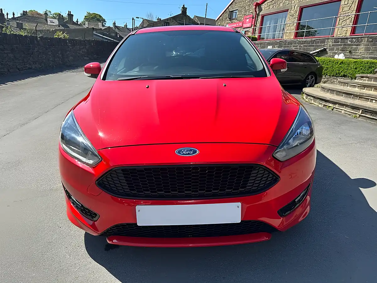 Used 2018 Ford Focus ST-Line Red - Interior and Exterior details 3