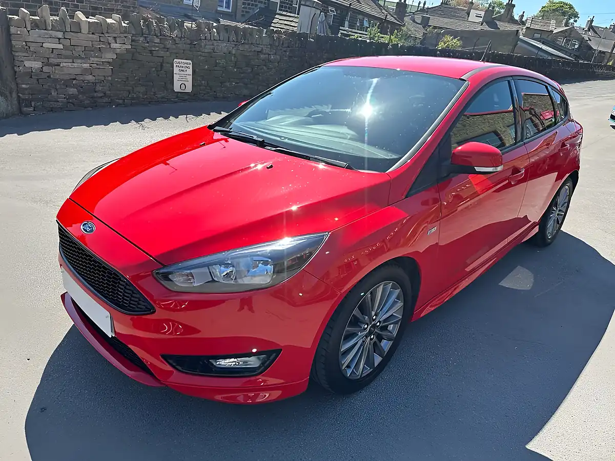 Used 2018 Ford Focus ST-Line Red - Interior and Exterior details 4