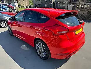 Used 2018 Ford Focus ST-Line Red - Interior and Exterior details 6