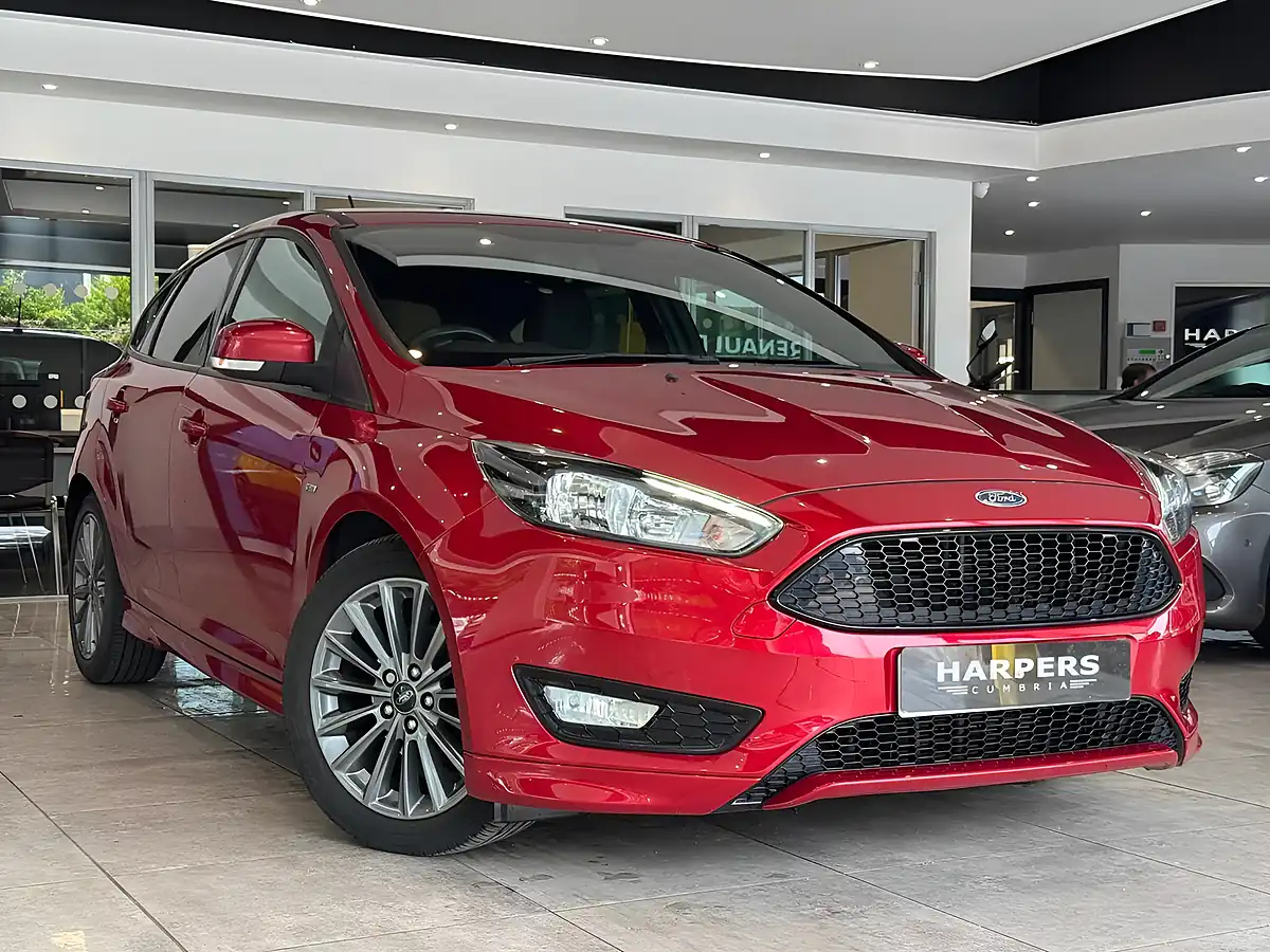 Used 2018 Ford Focus ST-Line Red - Front View