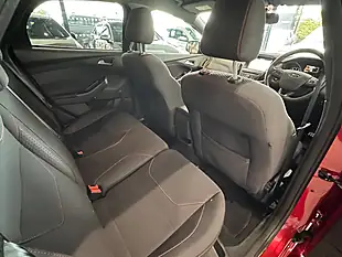 Used 2018 Ford Focus ST-Line Red - Interior and Exterior details 11