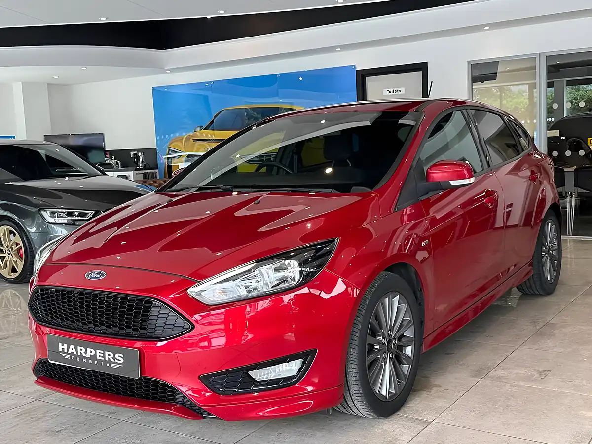 Used 2018 Ford Focus ST-Line Red - Interior and Exterior details 3