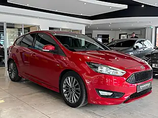 Used 2018 Ford Focus ST-Line Red - Interior and Exterior details 5