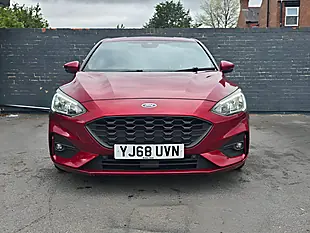 Used 2018 Ford Focus ST-Line Red - Interior and Exterior details 11