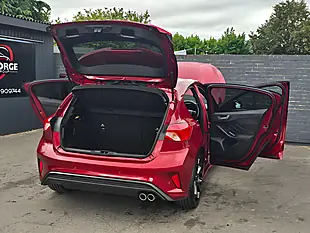Used 2018 Ford Focus ST-Line Red - Interior and Exterior details 12