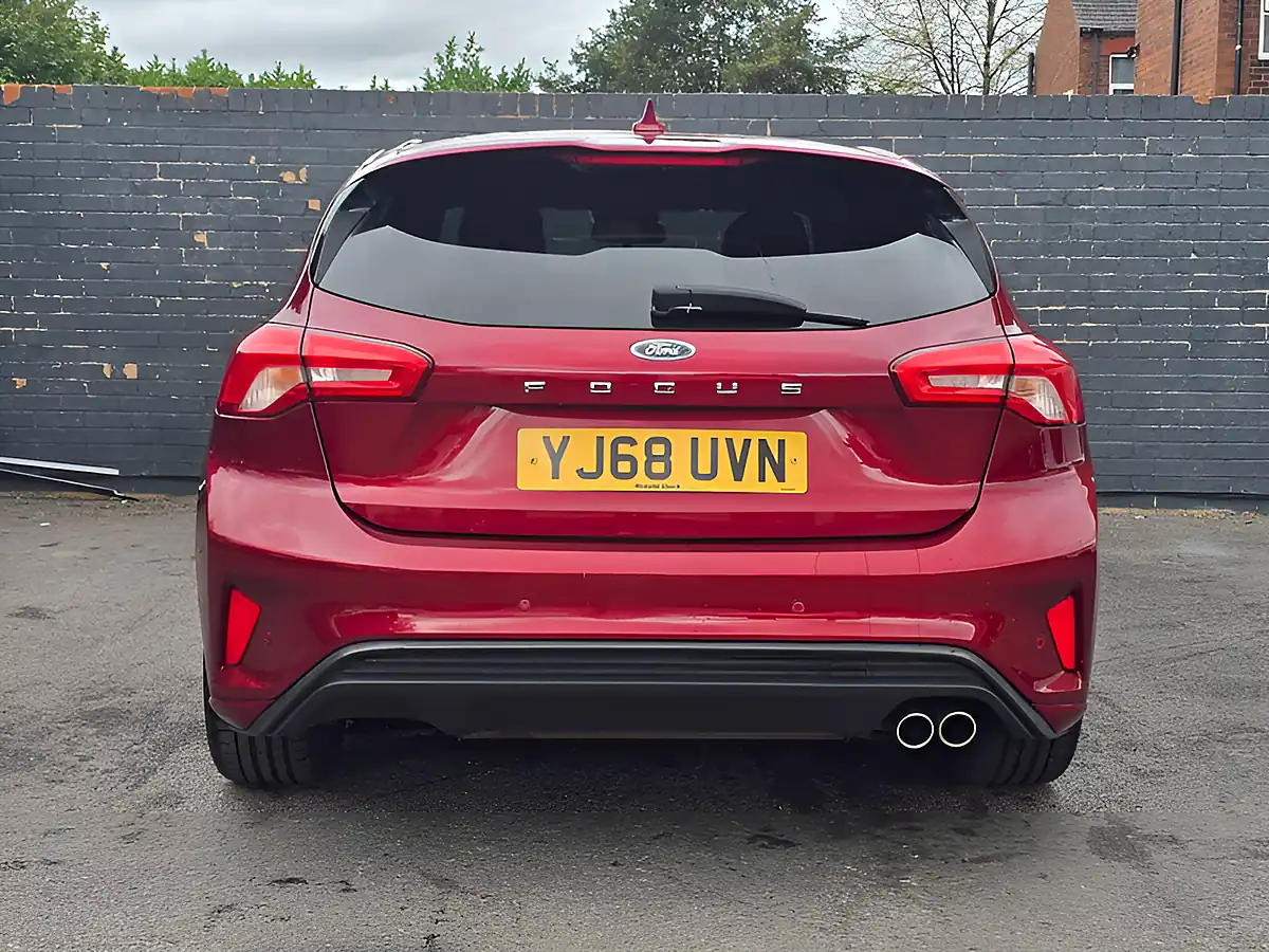 Used 2018 Ford Focus ST-Line Red - Interior and Exterior details 13