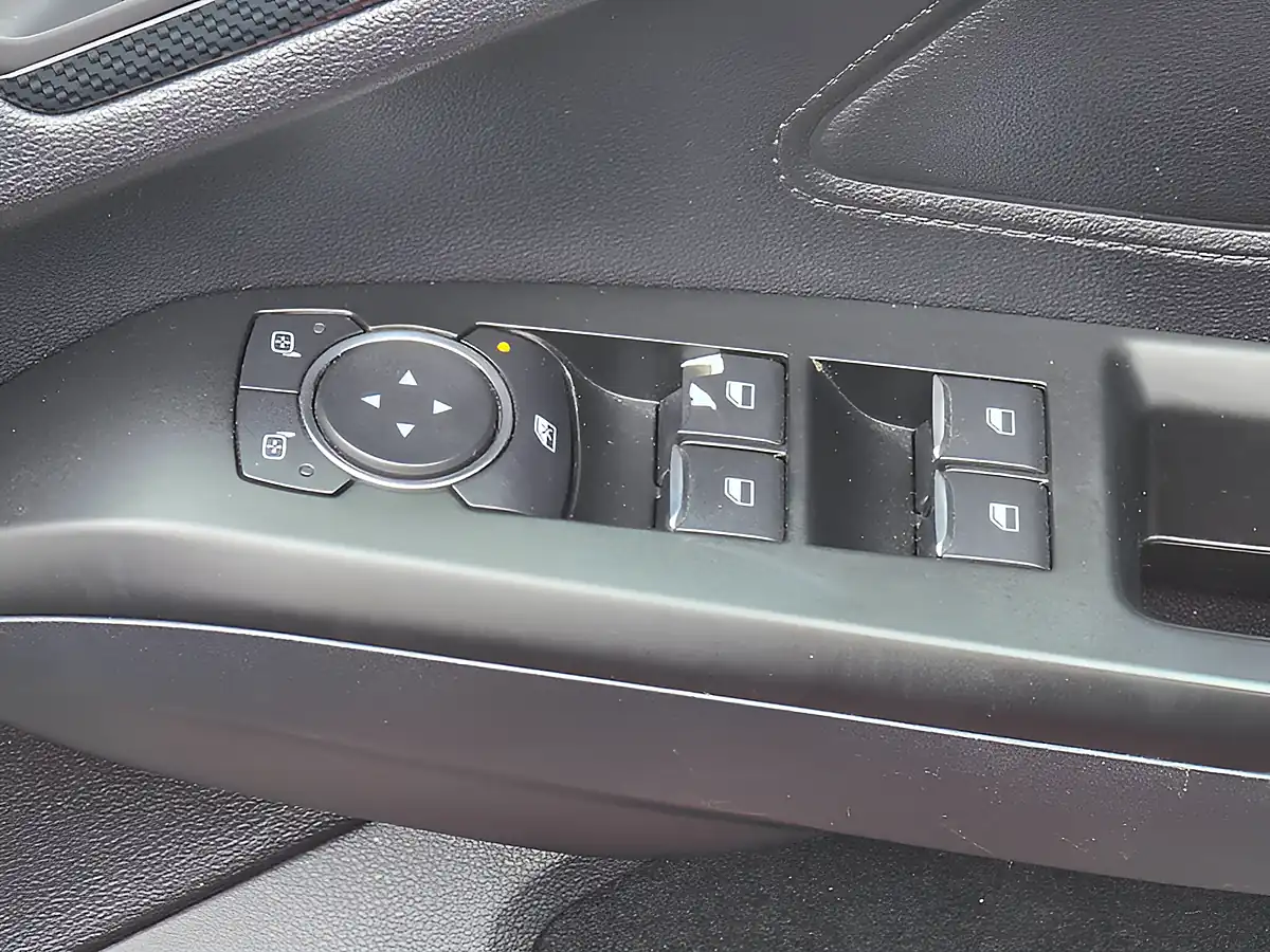 Used 2018 Ford Focus ST-Line Red - Interior and Exterior details 15