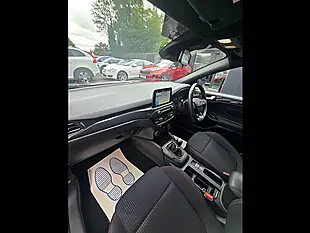 Used 2018 Ford Focus ST-Line Red - Interior and Exterior details 16