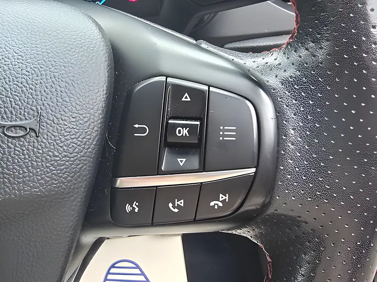 Used 2018 Ford Focus ST-Line Red - Interior and Exterior details 20