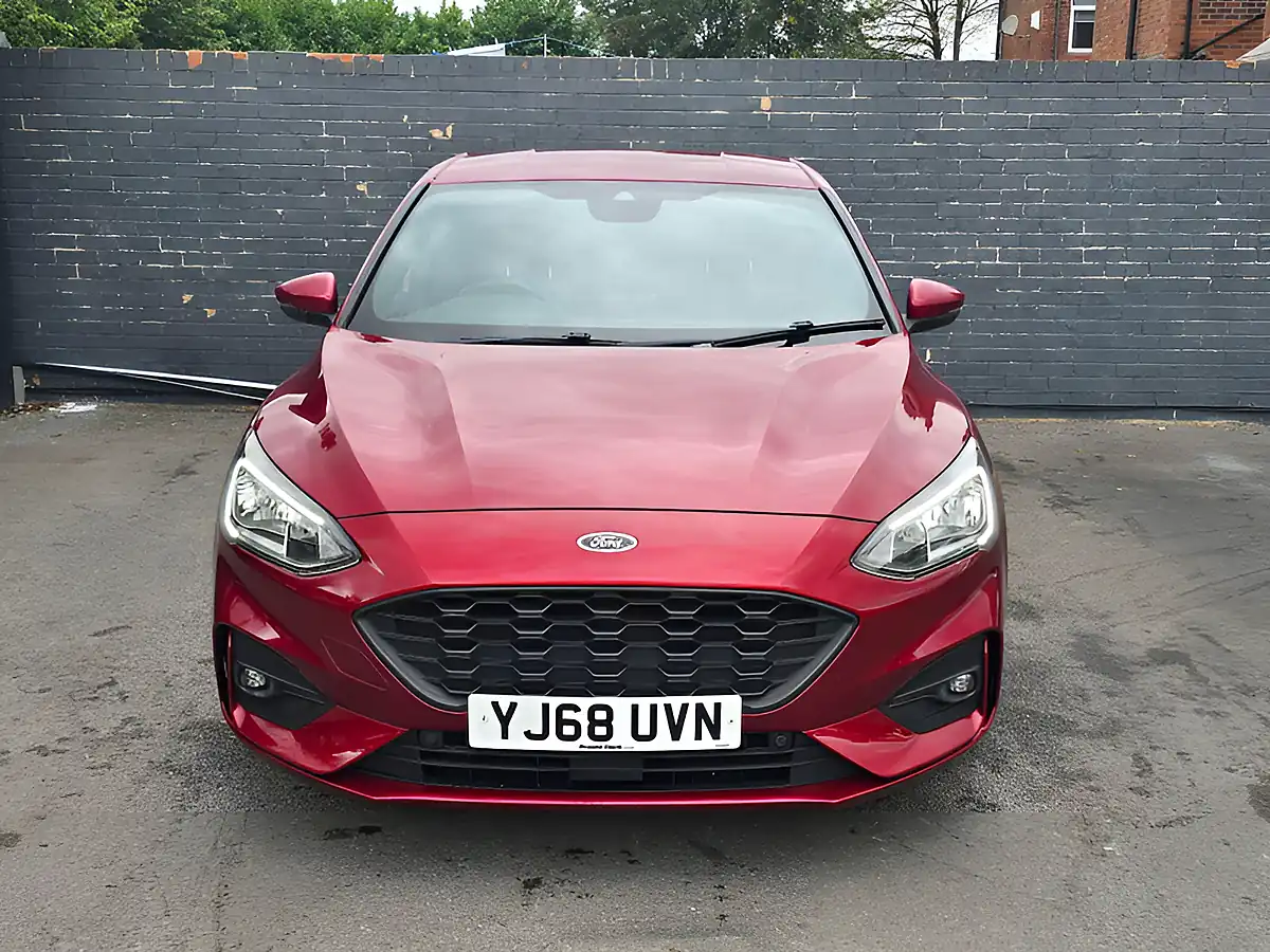 Used 2018 Ford Focus ST-Line Red - Interior and Exterior details 4