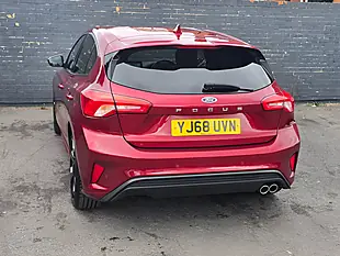 Used 2018 Ford Focus ST-Line Red - Interior and Exterior details 8